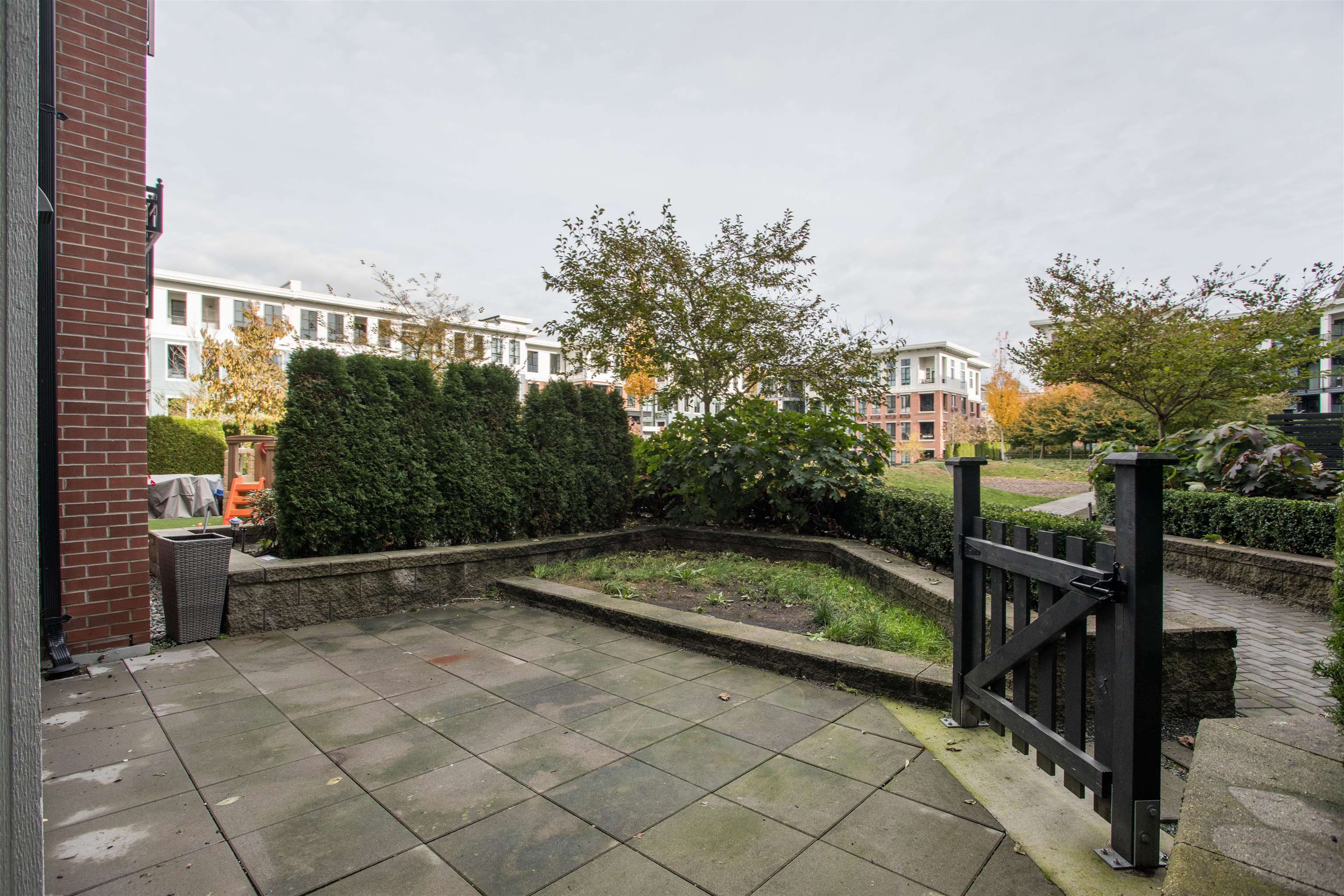 106 15137 33 AVENUE, #106