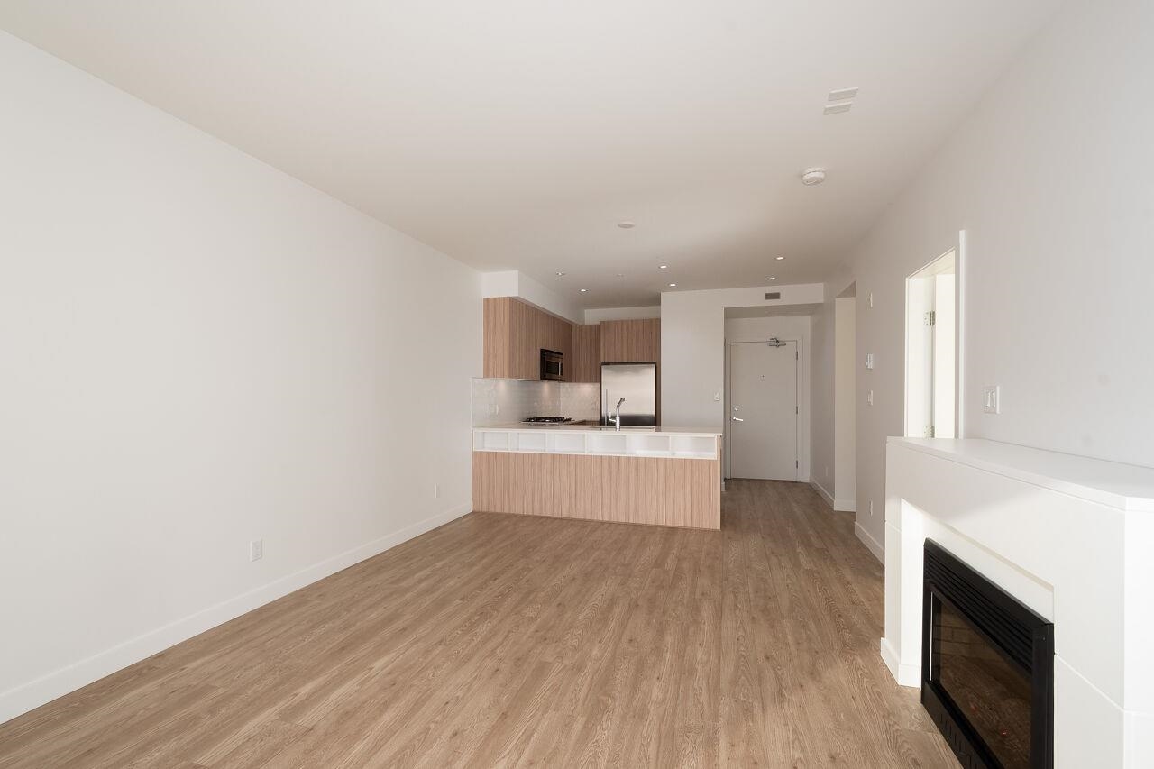 403 1061 MARINE DRIVE, #403