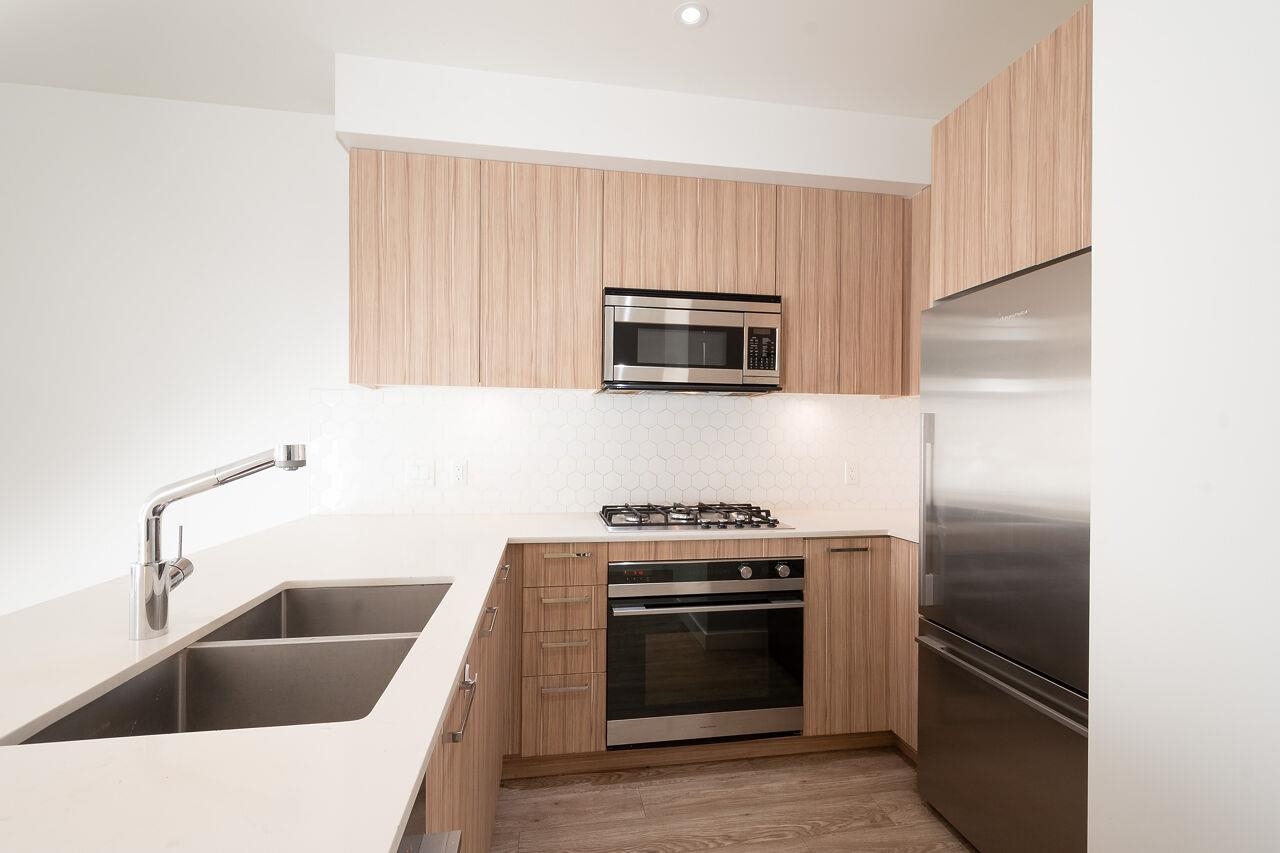 403 1061 MARINE DRIVE, #403