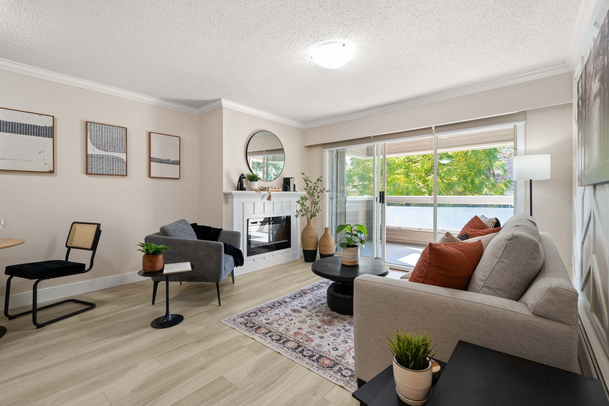 213 932 ROBINSON STREET, #213