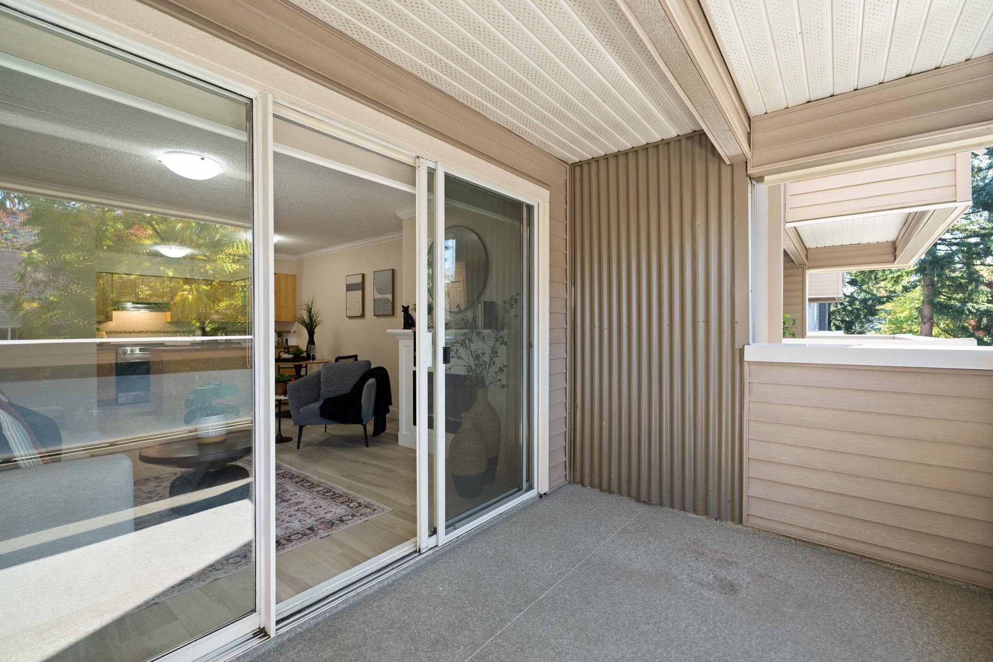 213 932 ROBINSON STREET, #213
