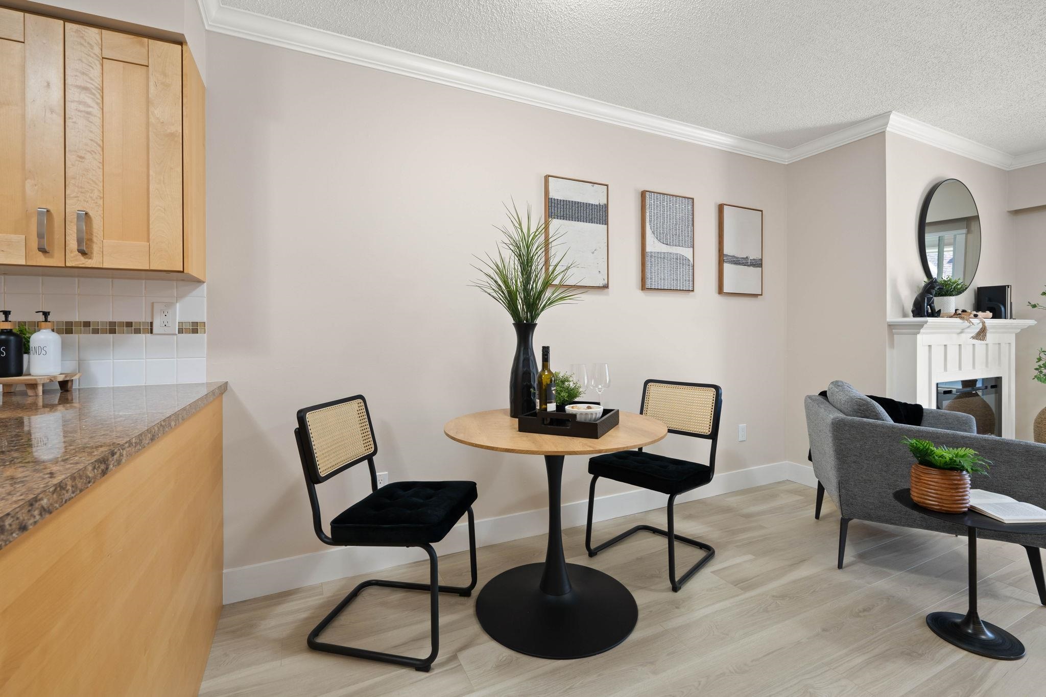 213 932 ROBINSON STREET, #213