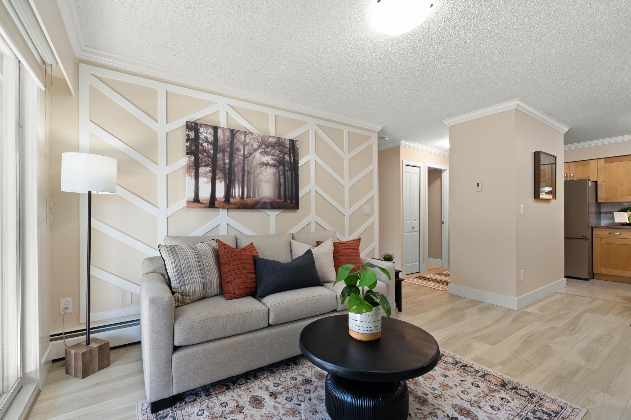 213 932 ROBINSON STREET, #213