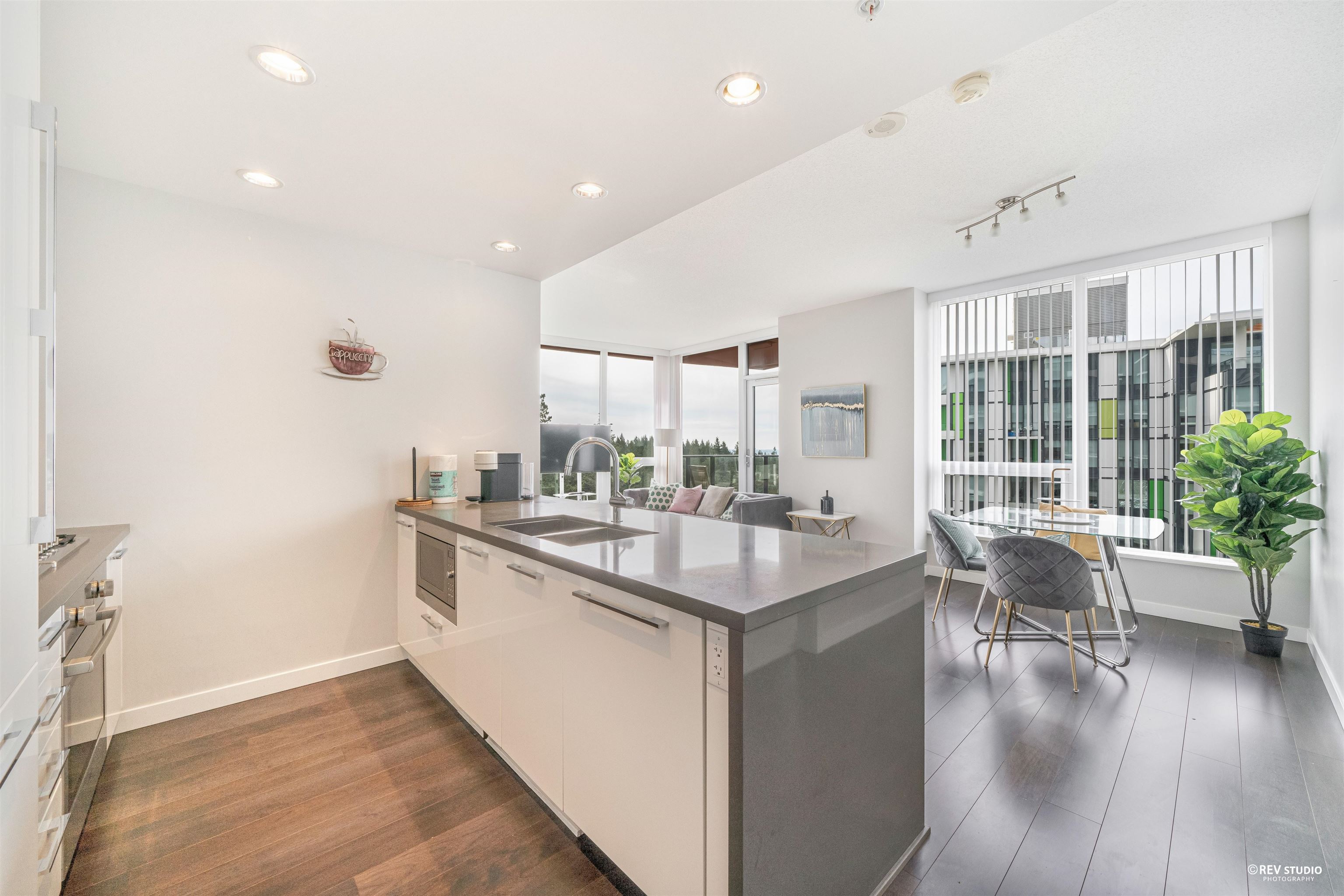 2005 5628 BIRNEY AVENUE, #2005
