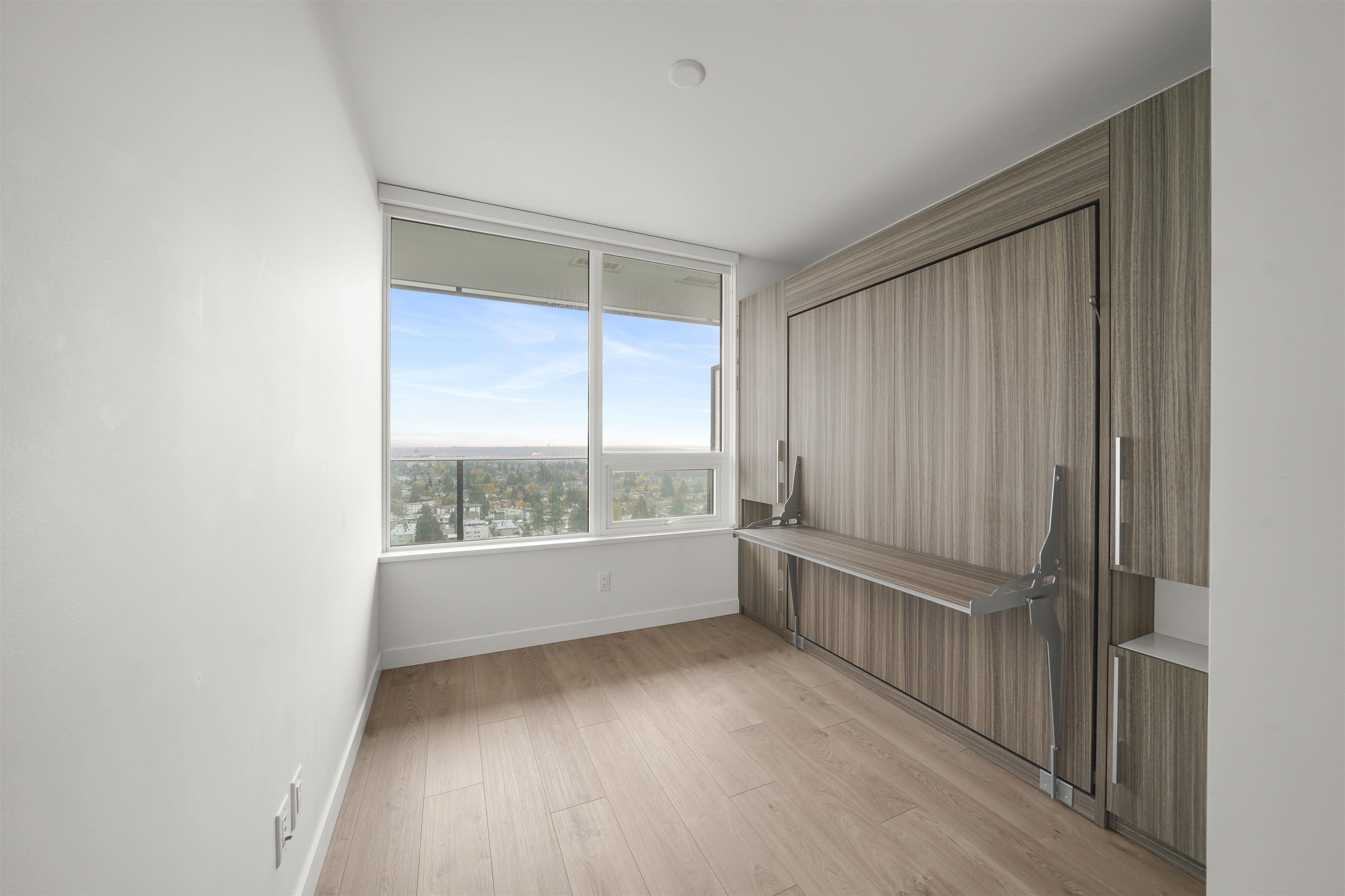 2502 6463 SILVER AVENUE, #2502