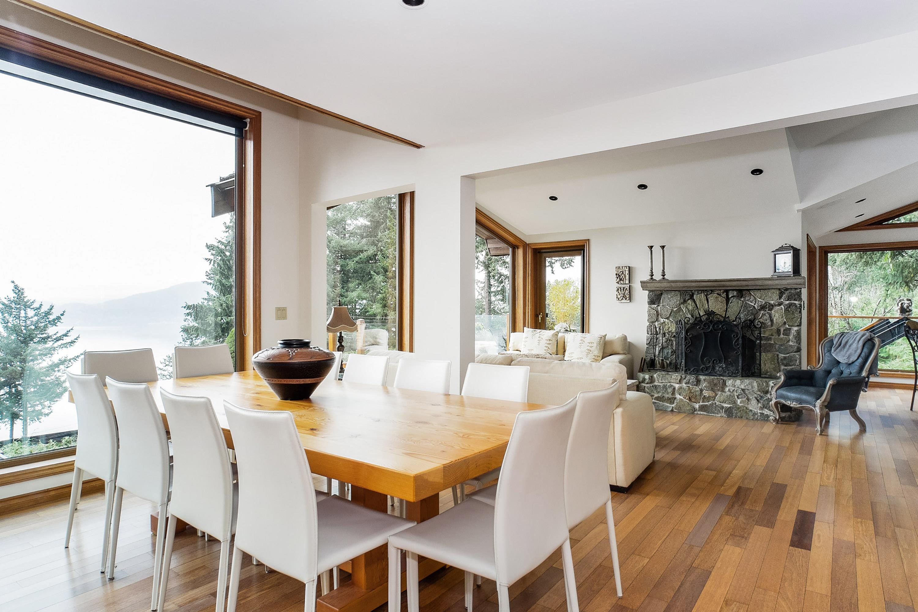425 MOUNTAIN DRIVE