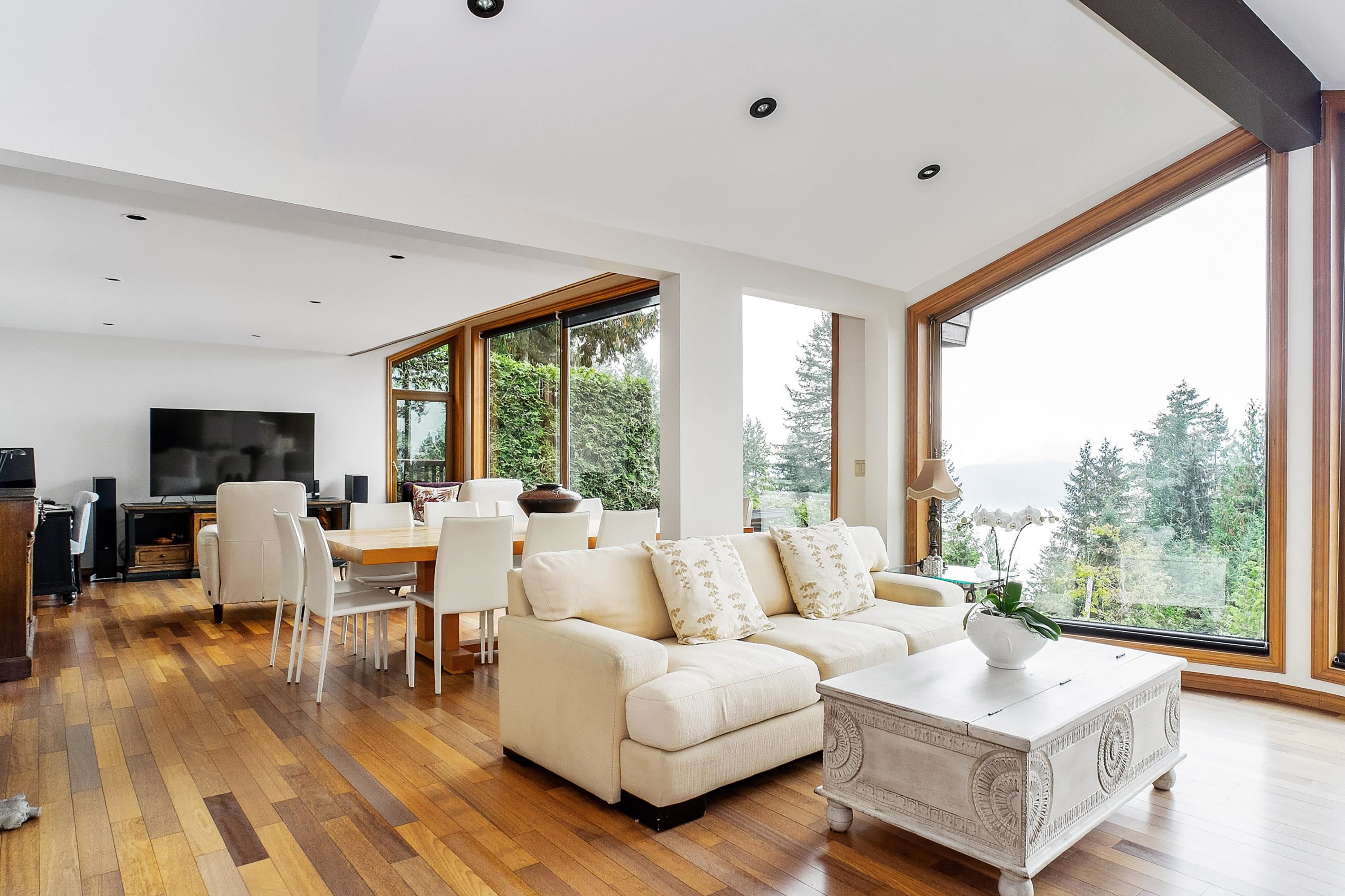 425 MOUNTAIN DRIVE