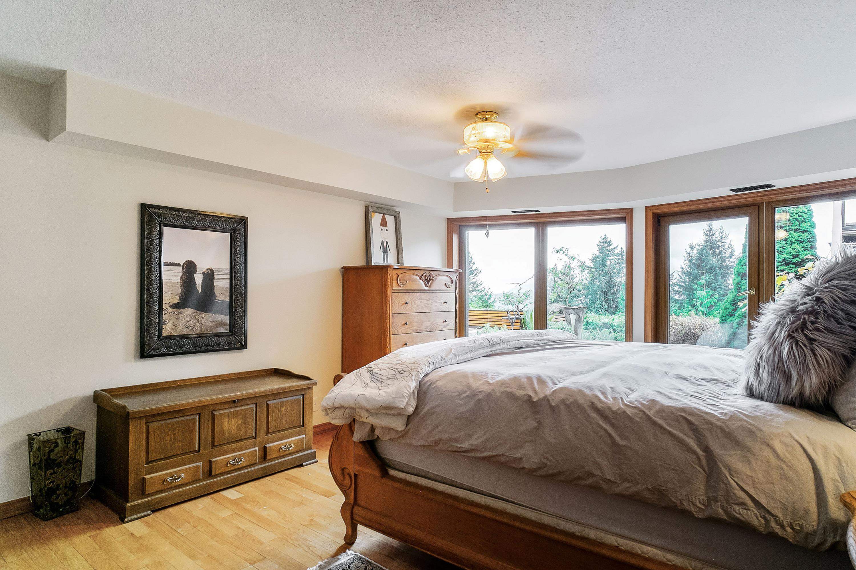 425 MOUNTAIN DRIVE