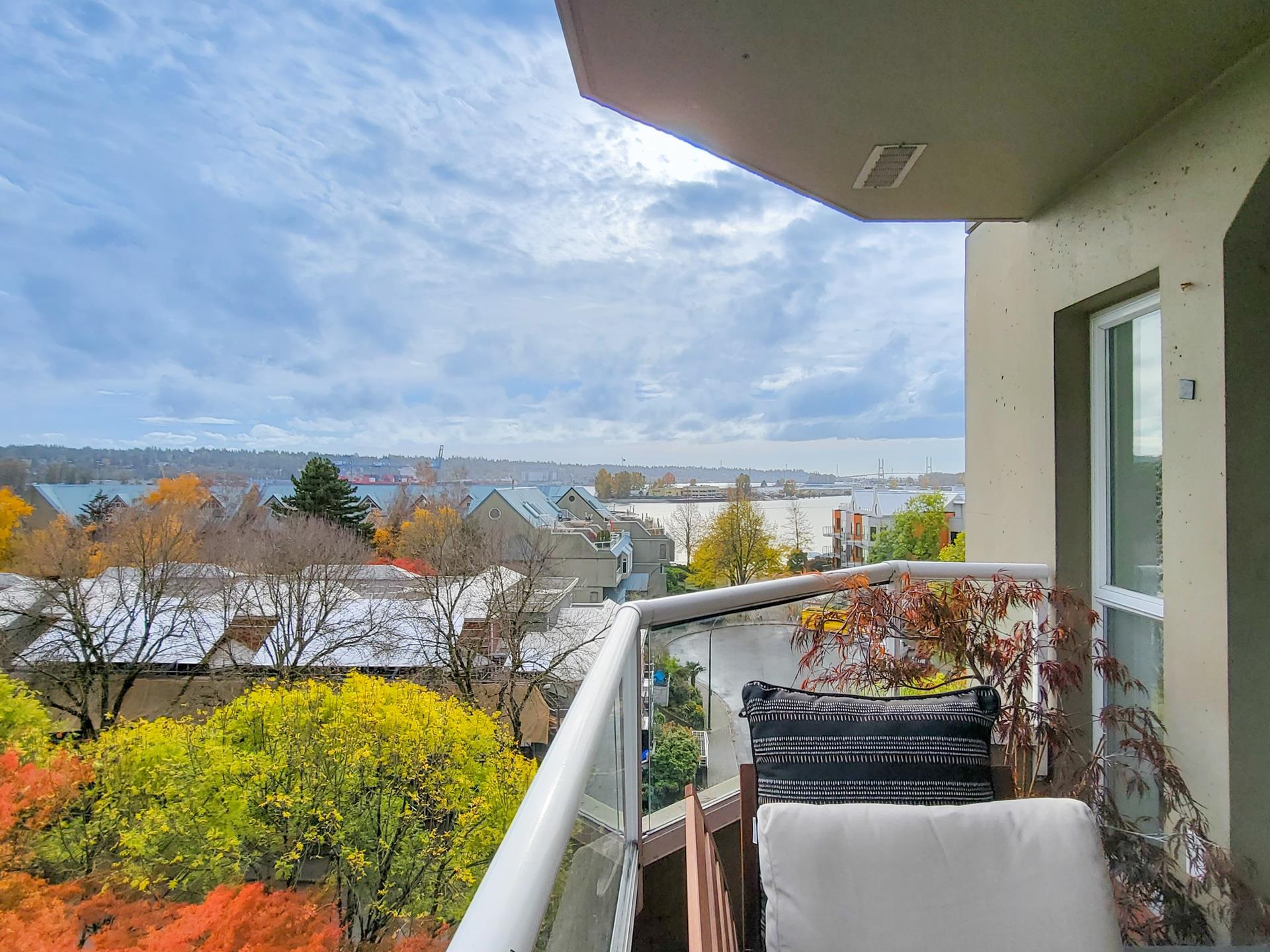 606 1135 QUAYSIDE DRIVE, #606