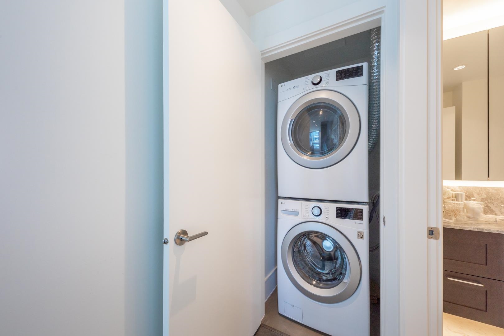 602 1500 MARTIN STREET, #602