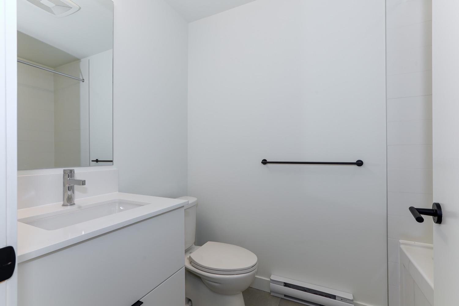 410 3229 ST JOHNS STREET, #410