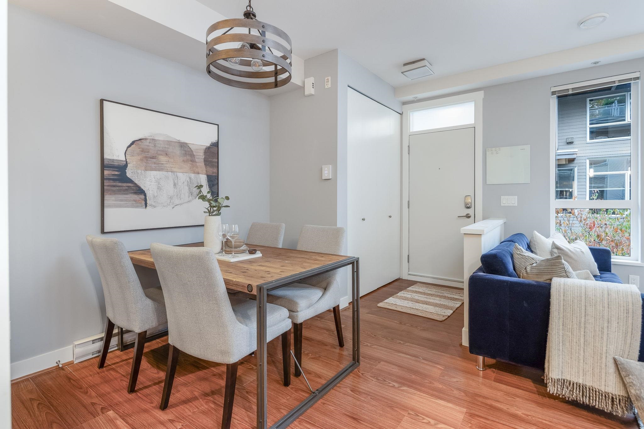 208 735 W 15TH STREET, #208