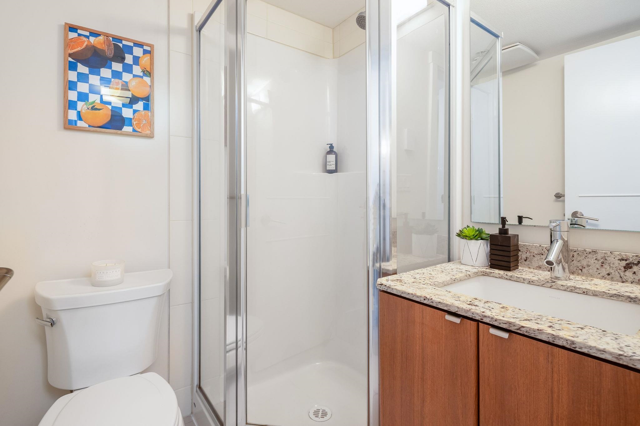 208 735 W 15TH STREET, #208