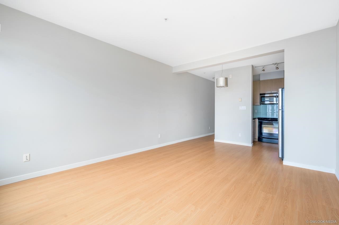 208 5388 GRIMMER STREET, #208