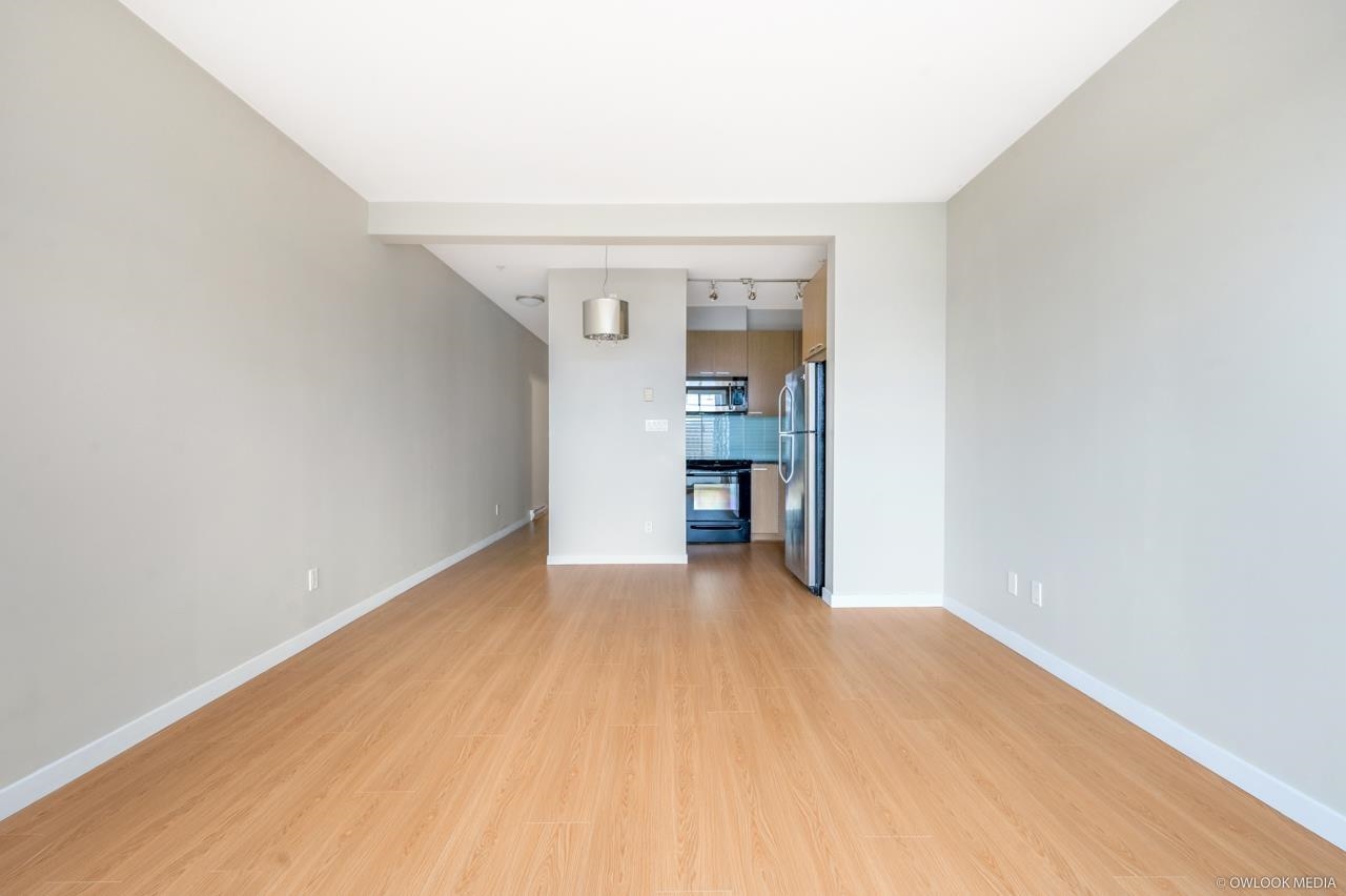 208 5388 GRIMMER STREET, #208