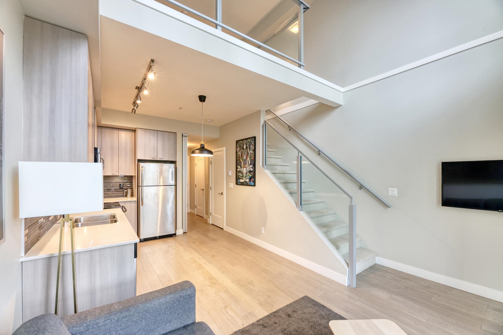 310 3080 GLADWIN ROAD, #310