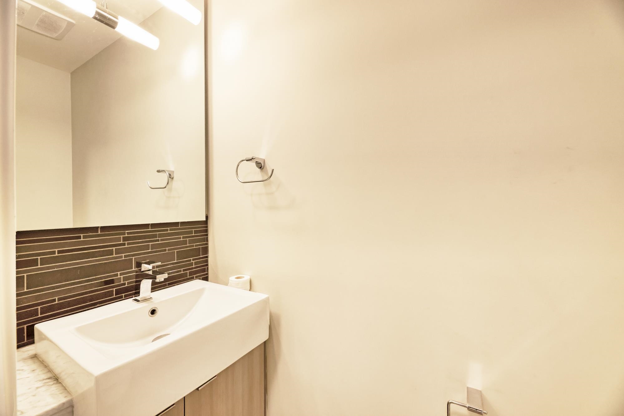 310 3080 GLADWIN ROAD, #310