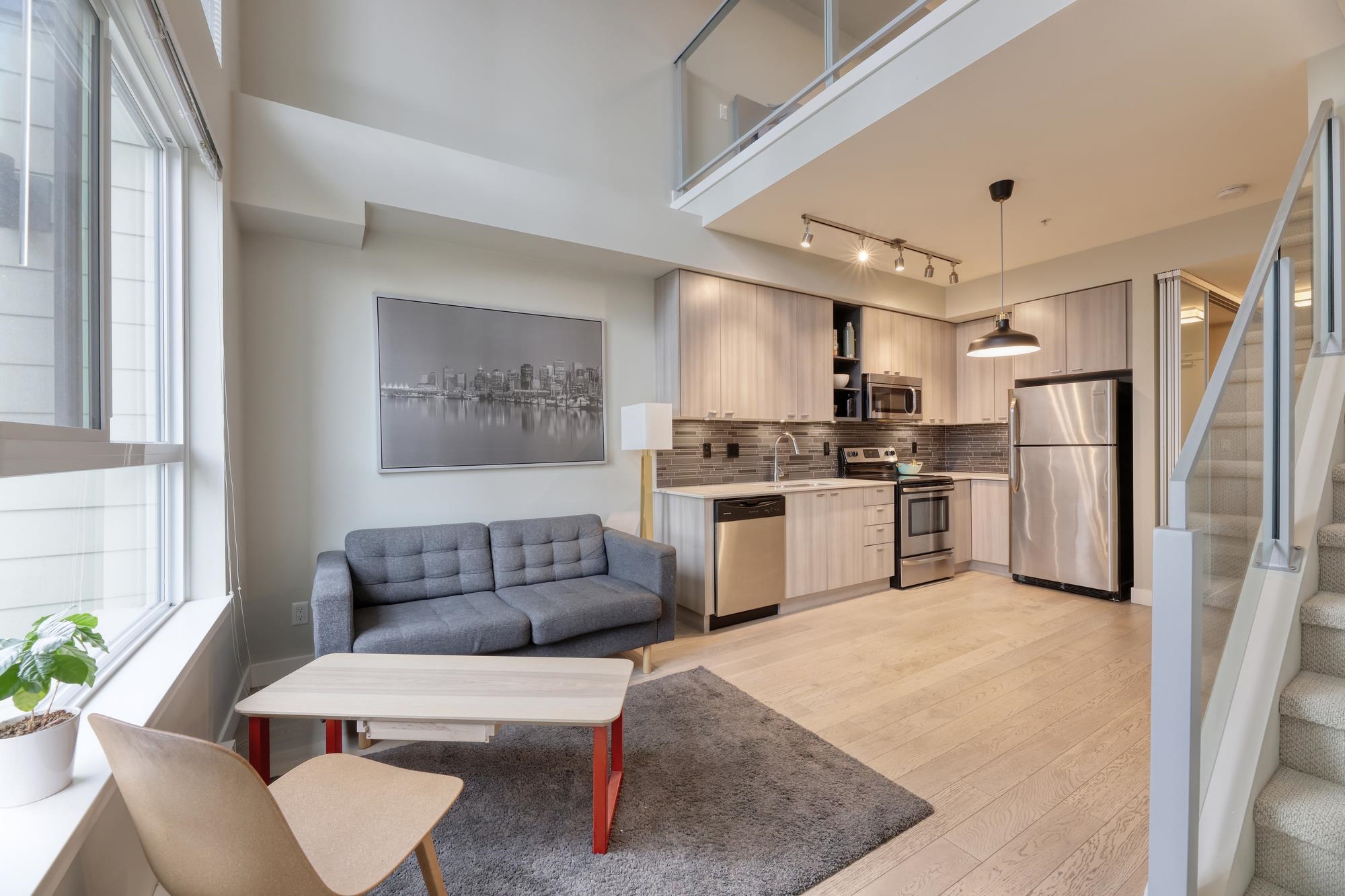 310 3080 GLADWIN ROAD, #310