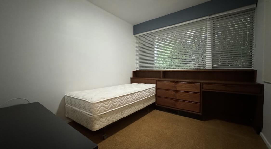 810 BEACHVIEW DRIVE