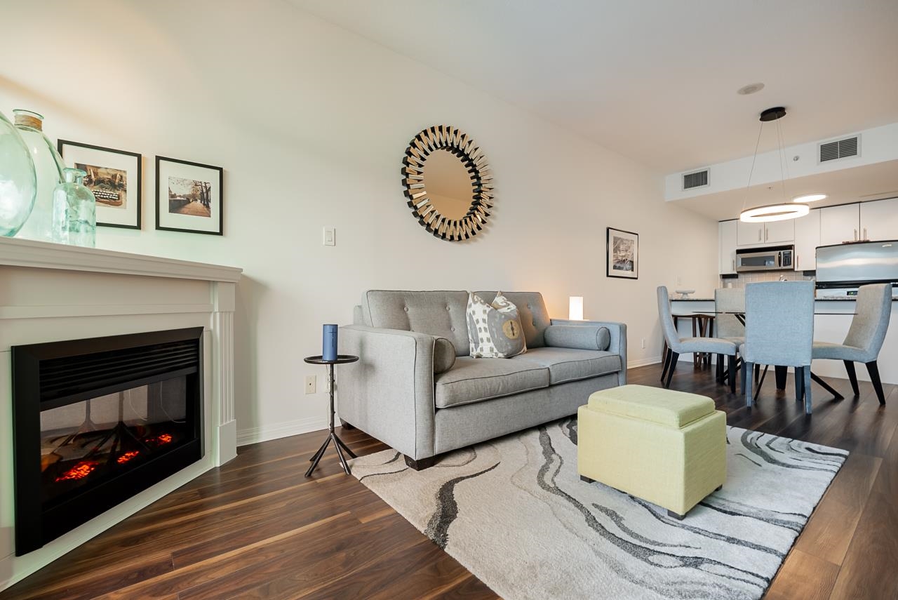 906 168 ESPLANADE EAST AVENUE, #906