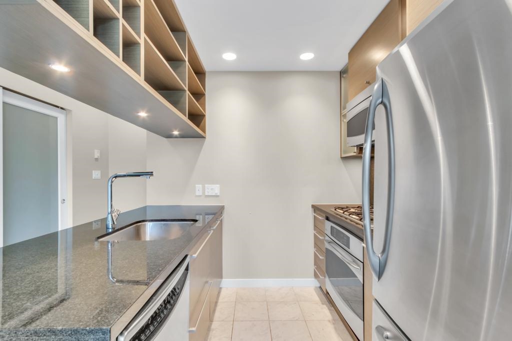 807 833 SEYMOUR STREET, #807