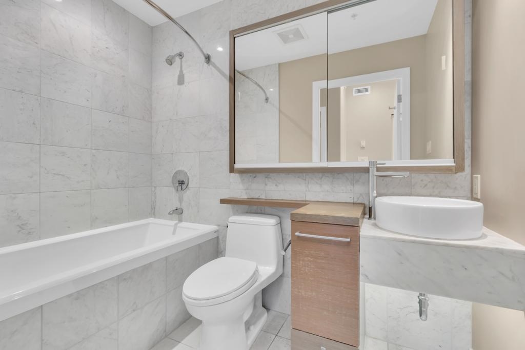 807 833 SEYMOUR STREET, #807