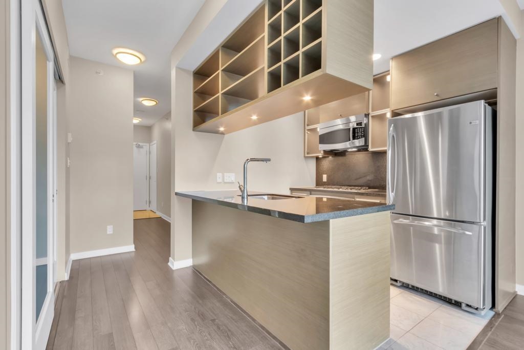 807 833 SEYMOUR STREET, #807