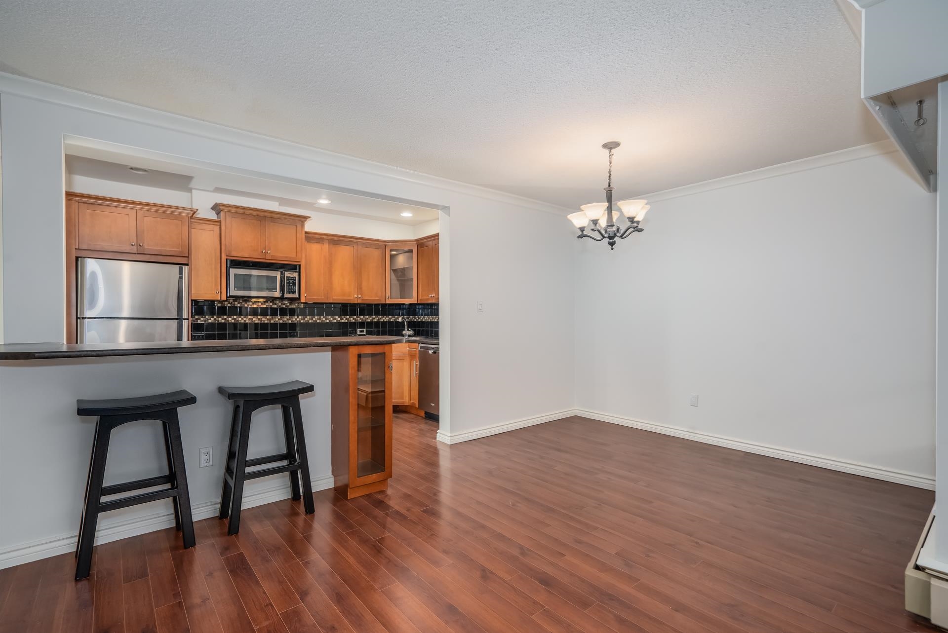 104 1319 MARTIN STREET, #104