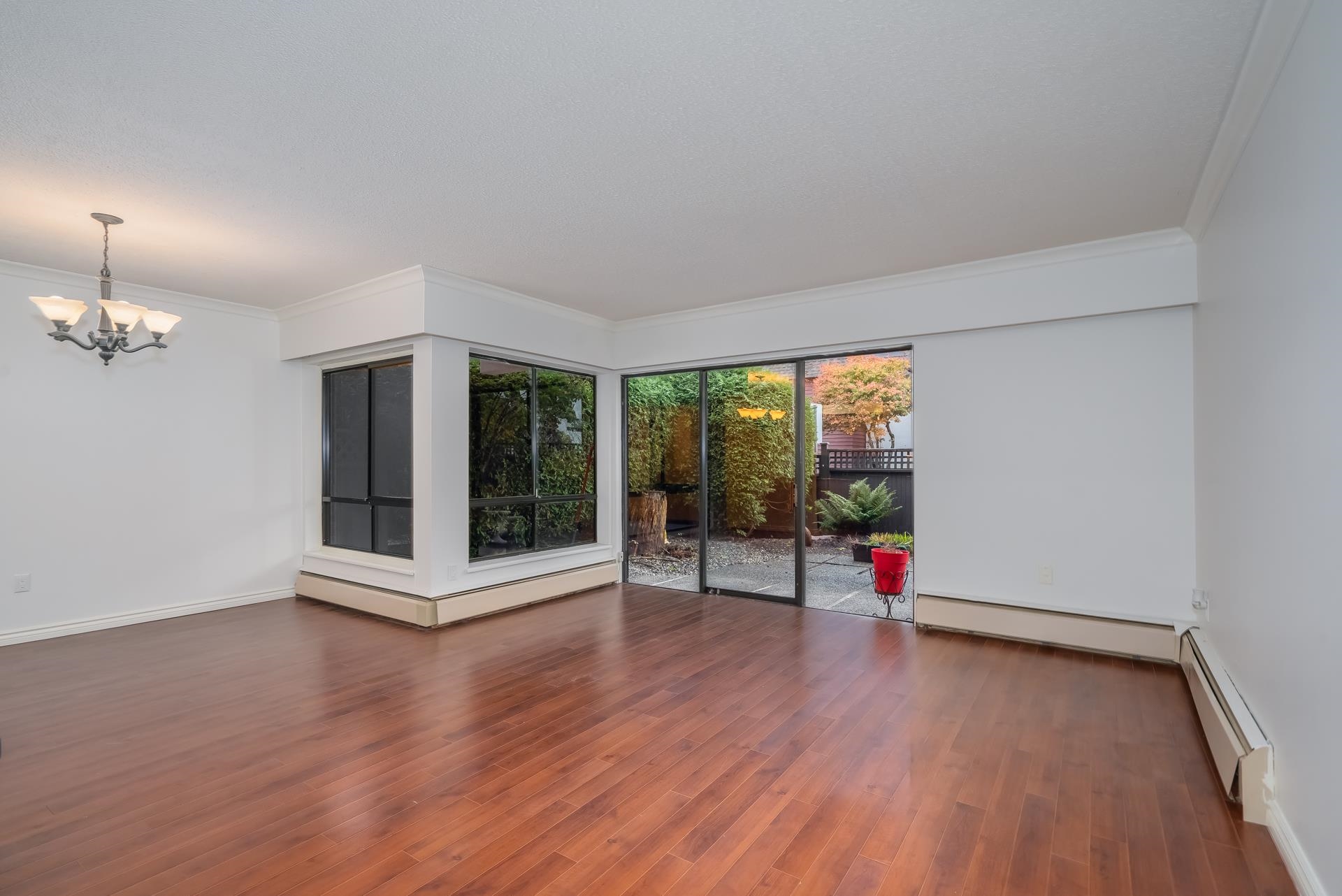 104 1319 MARTIN STREET, #104