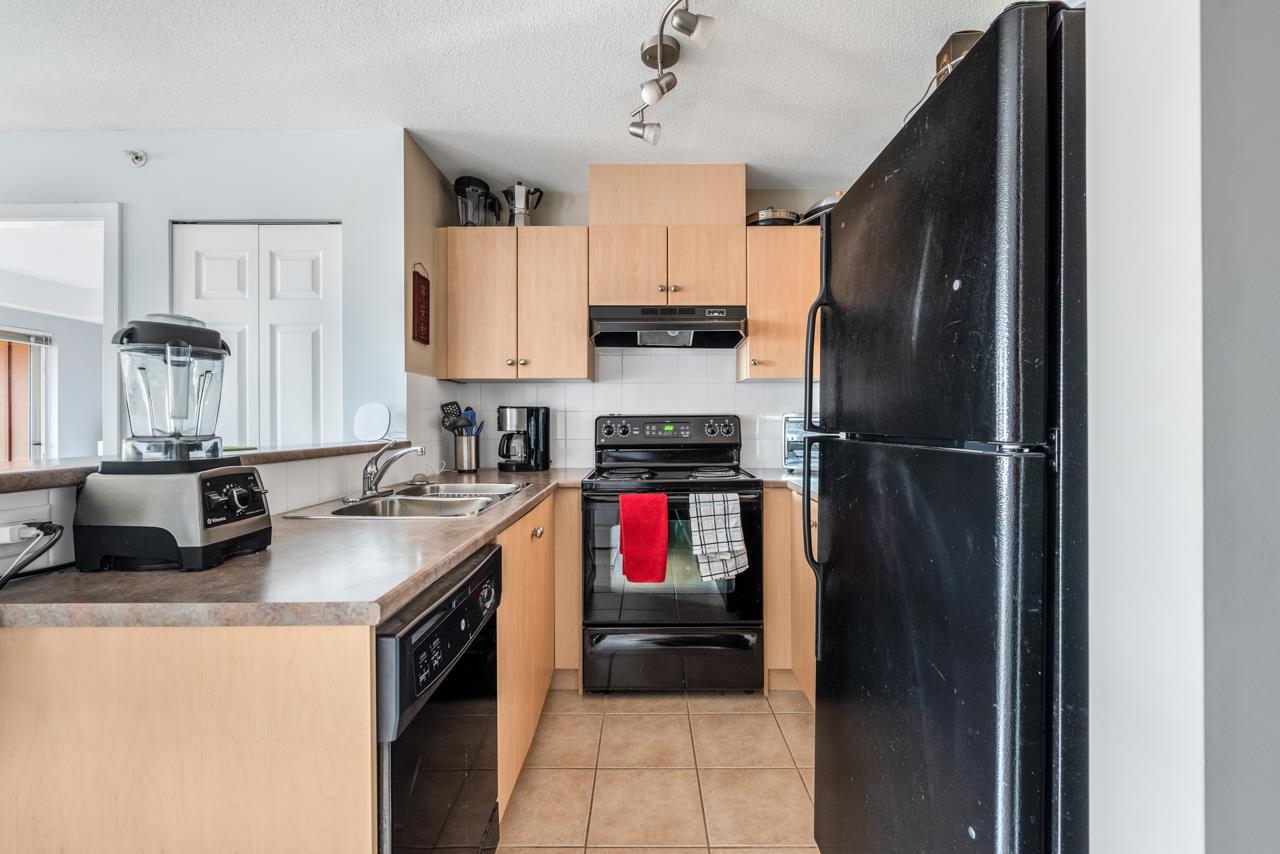1402 248 SHERBROOKE STREET, #1402