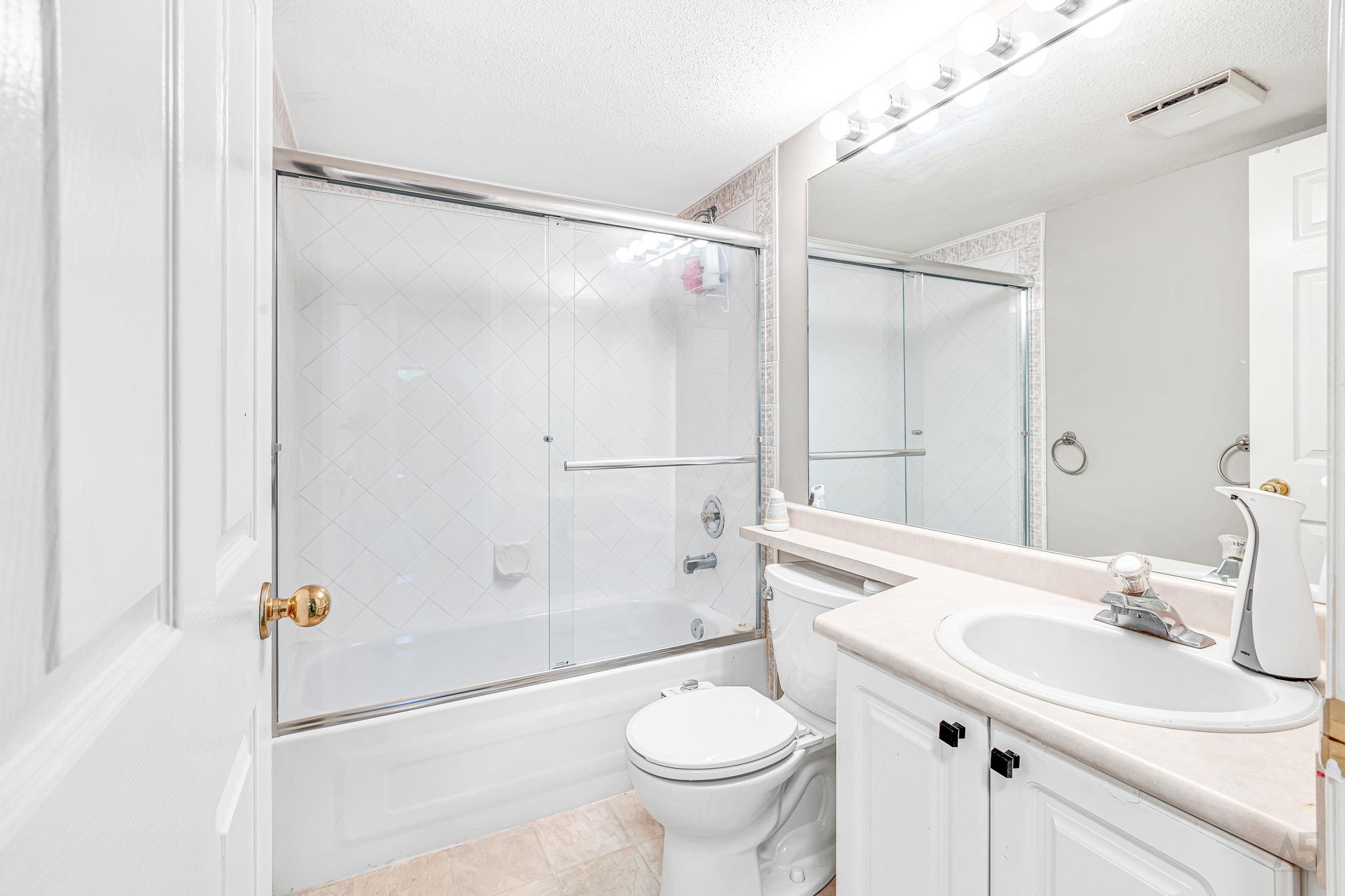102 2526 LAKEVIEW CRESCENT, #102