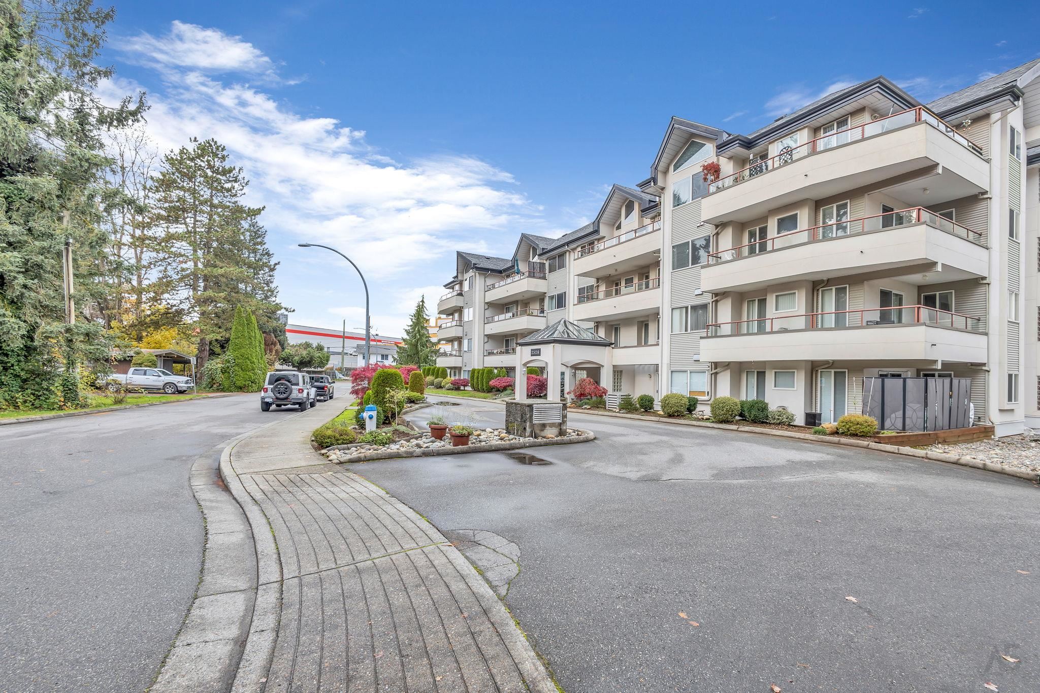 102 2526 LAKEVIEW CRESCENT, #102