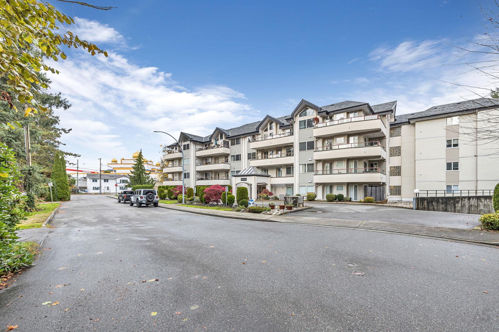 102 2526 LAKEVIEW CRESCENT, #102