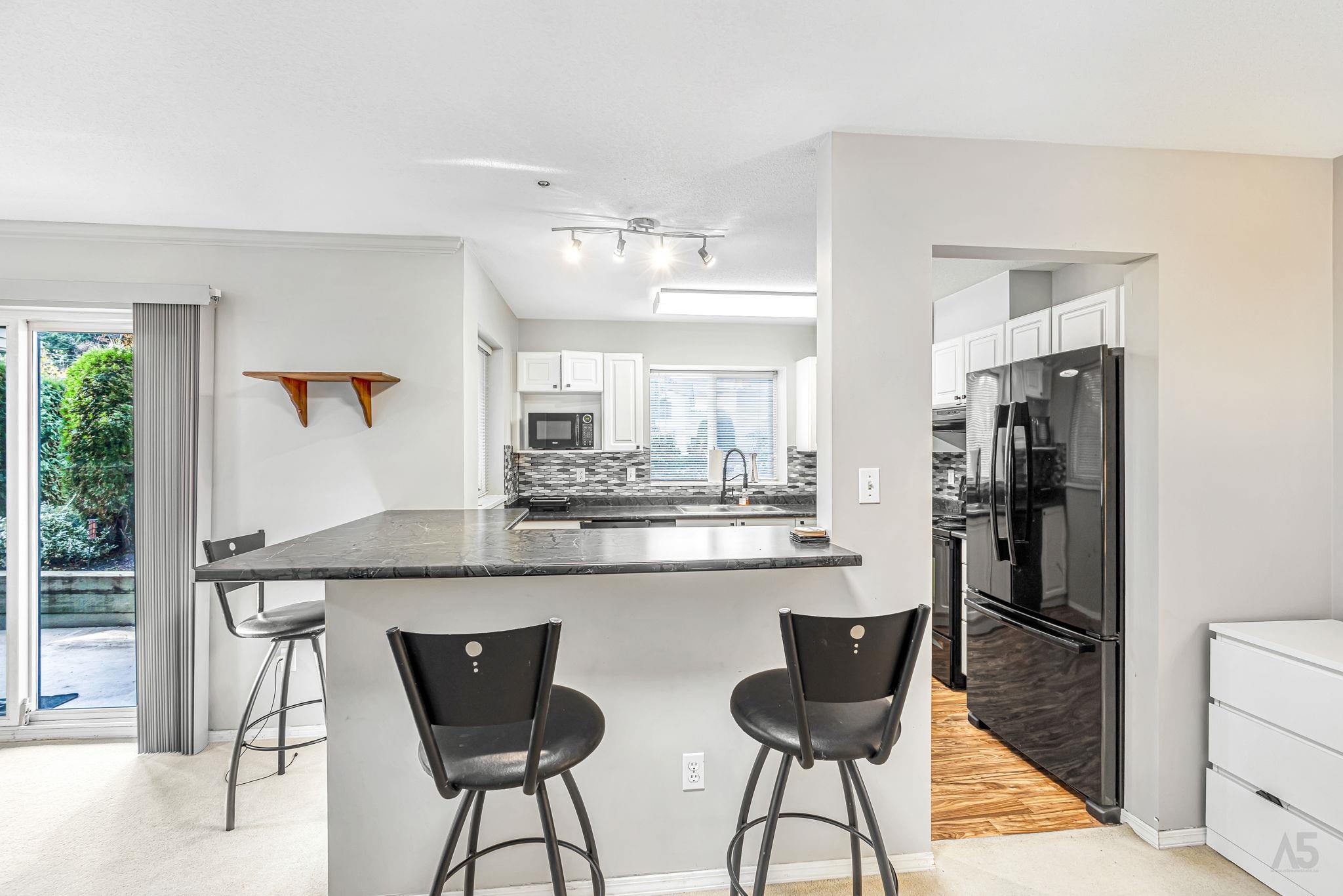 102 2526 LAKEVIEW CRESCENT, #102