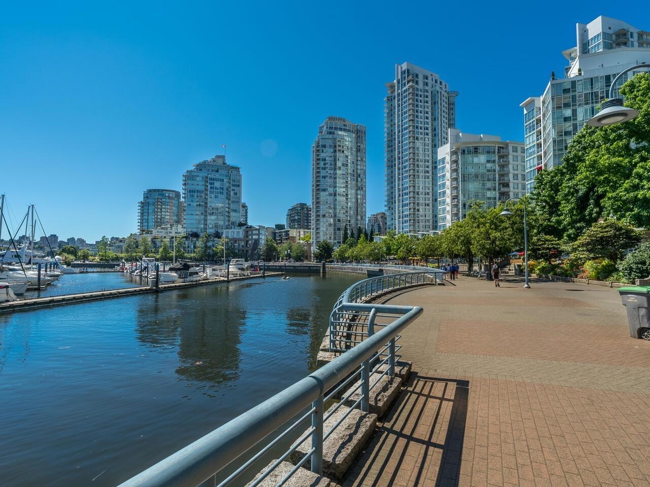1203 1099 MARINASIDE CRESCENT, #1203