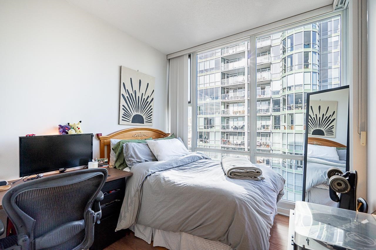 1203 1099 MARINASIDE CRESCENT, #1203