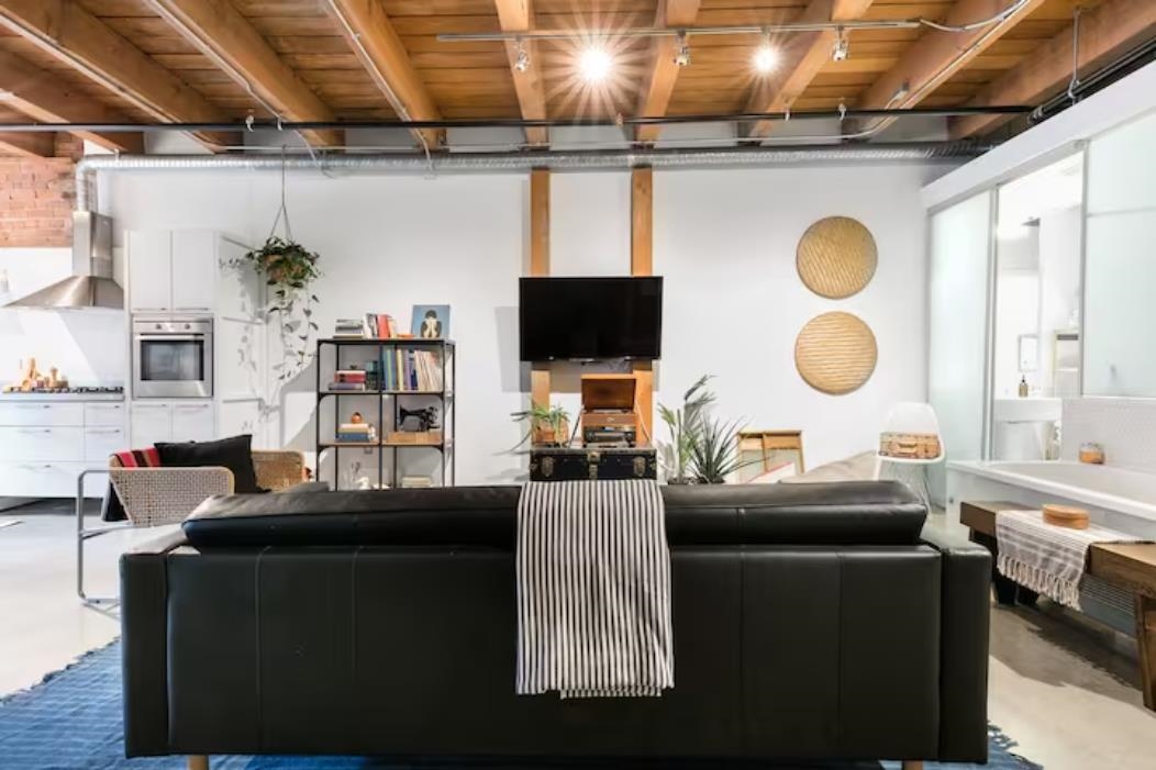 205 55 E CORDOVA STREET, #205