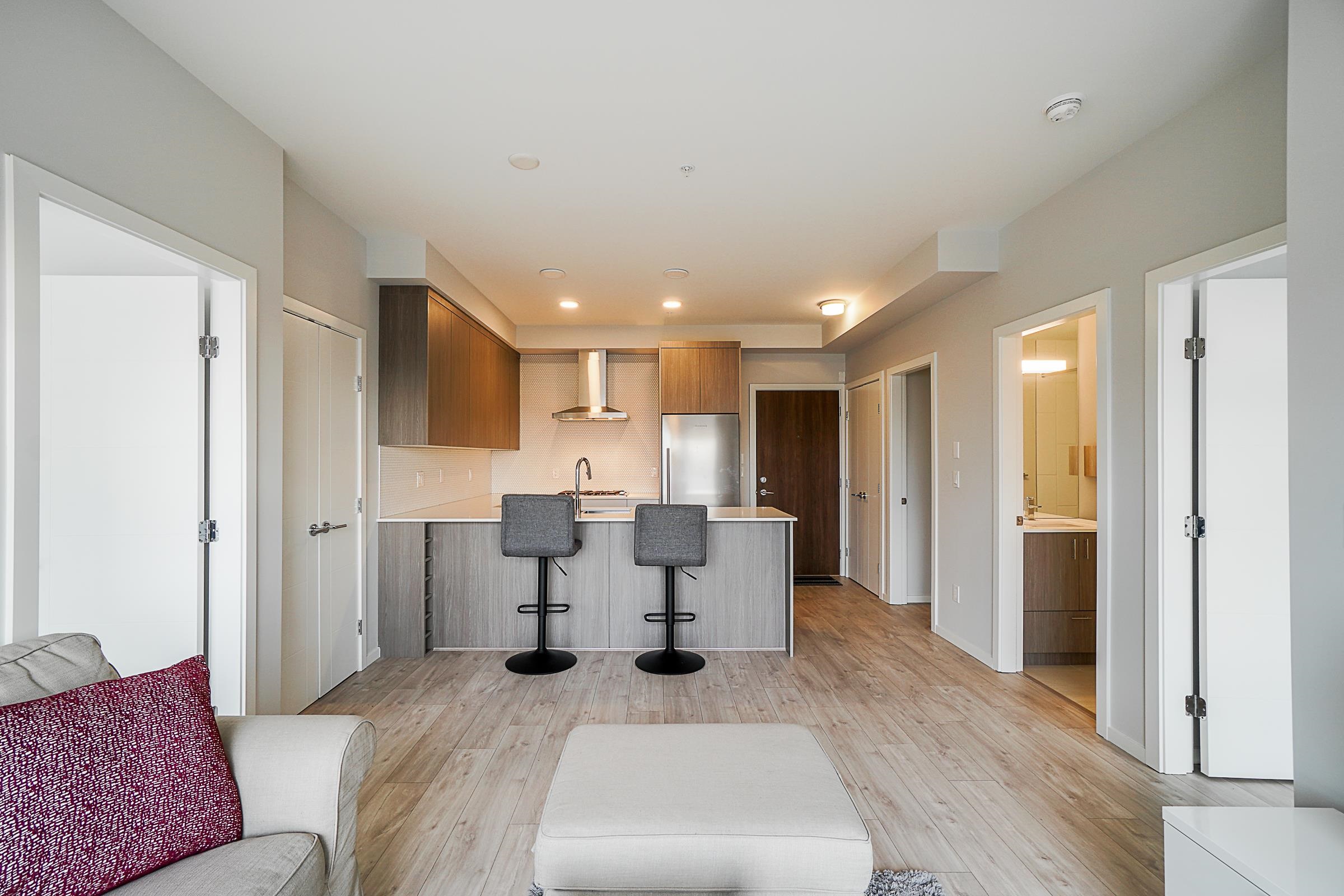 PH7 6283 KINGSWAY, #PH7