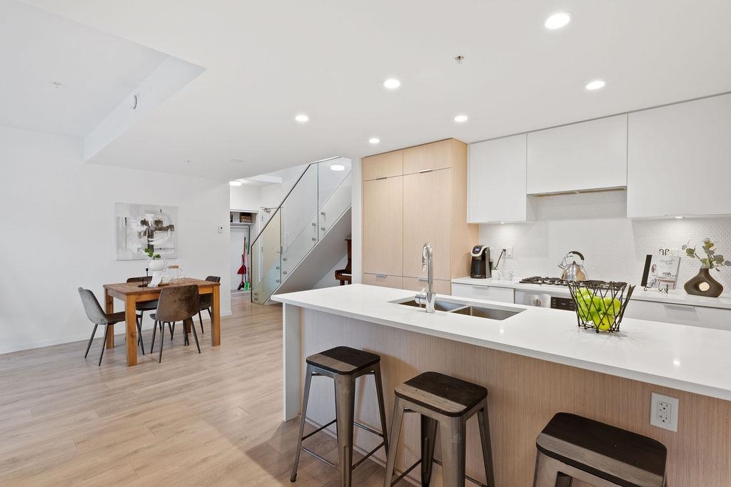 605 5080 QUEBEC STREET, #605