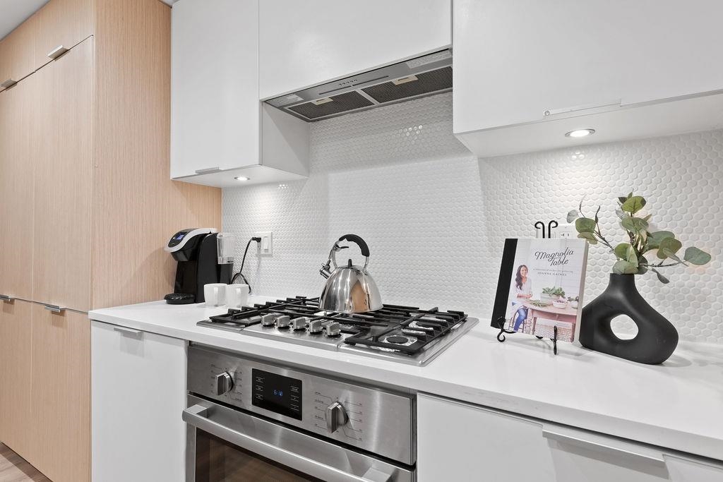 605 5080 QUEBEC STREET, #605