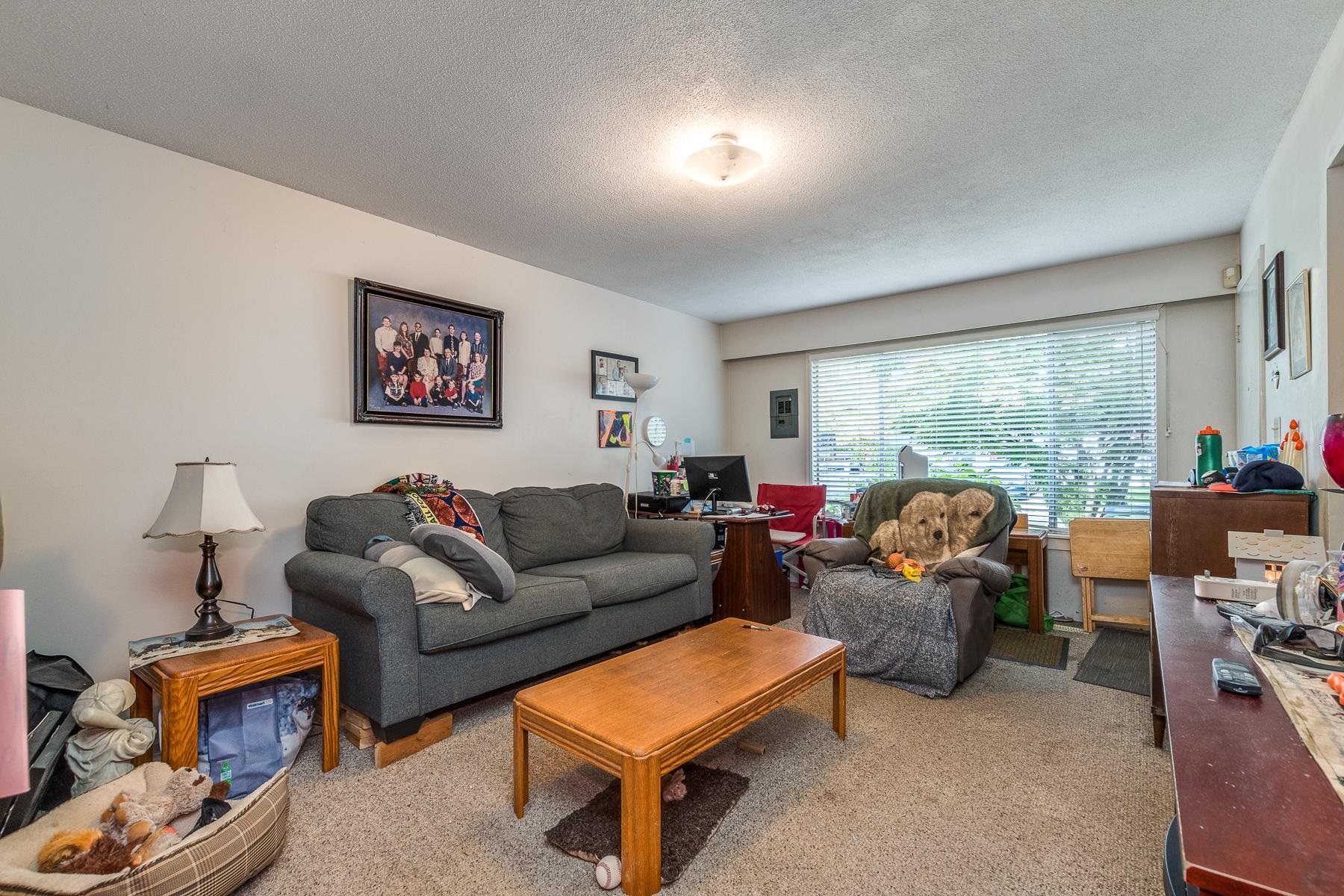 3566-3568 HANDLEY CRESCENT