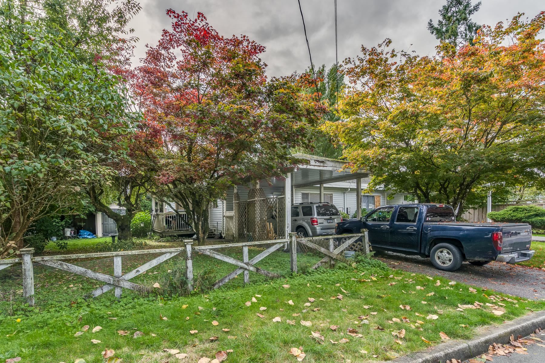 3566-3568 HANDLEY CRESCENT