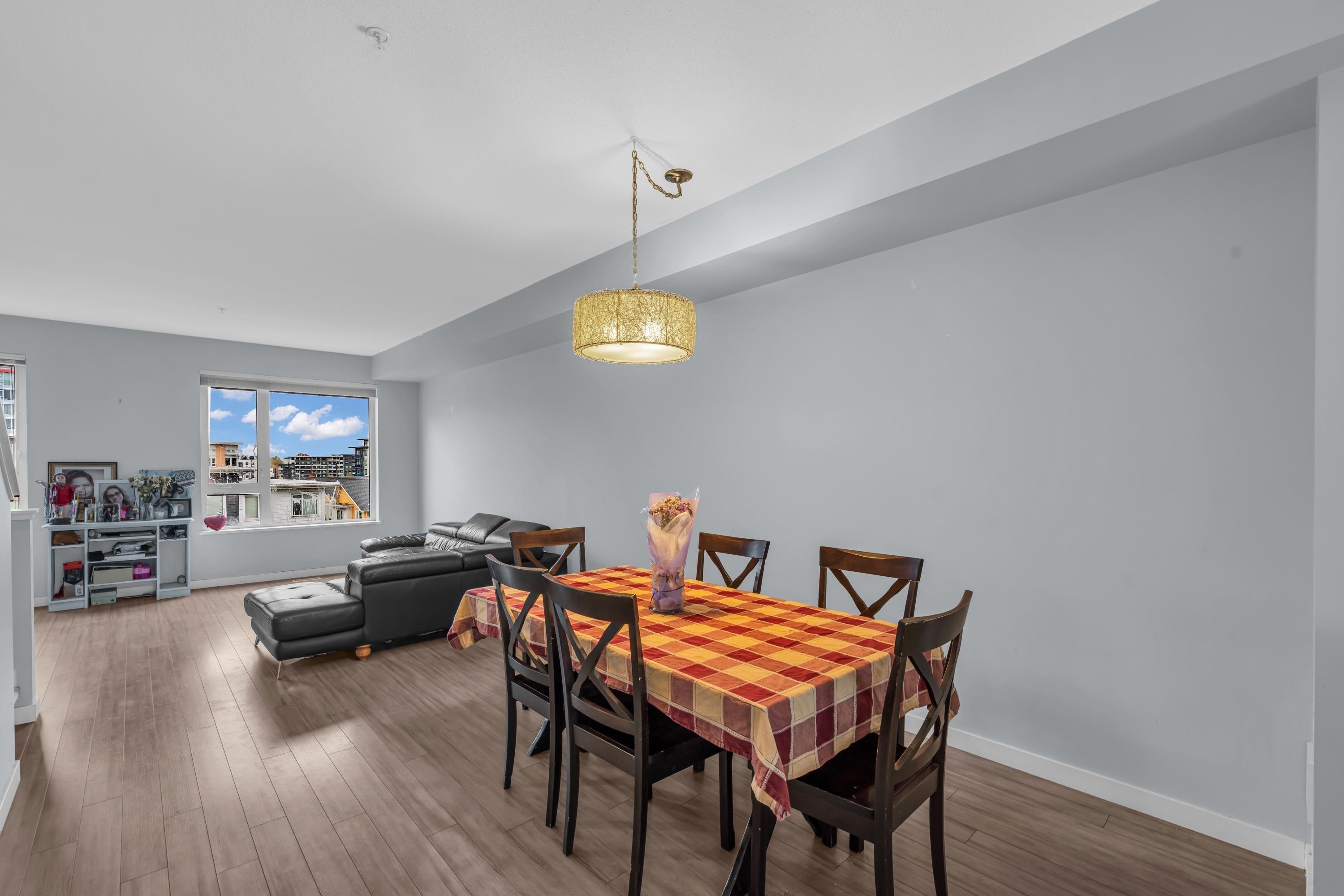 3172 PIERVIEW CRESCENT