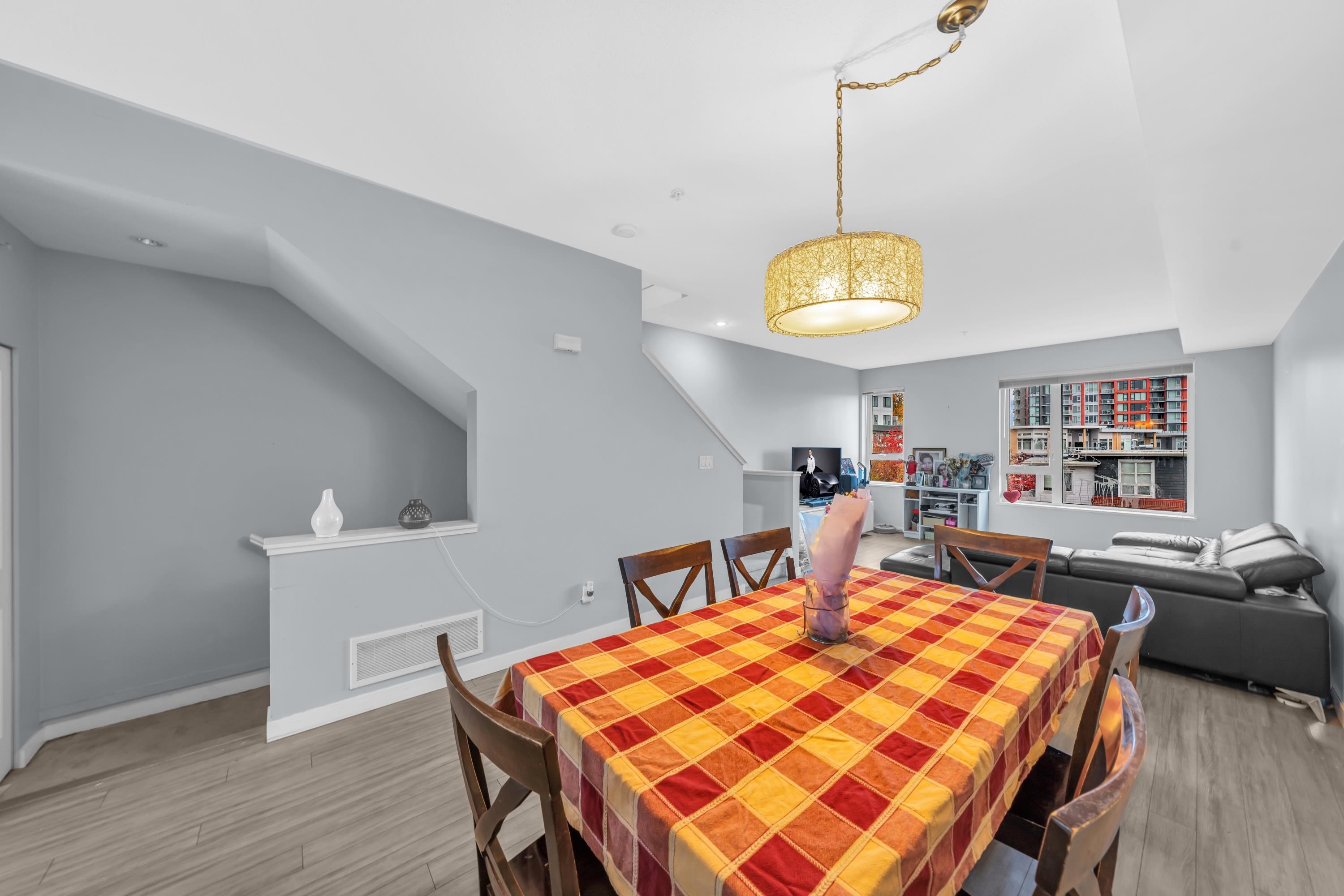 3172 PIERVIEW CRESCENT