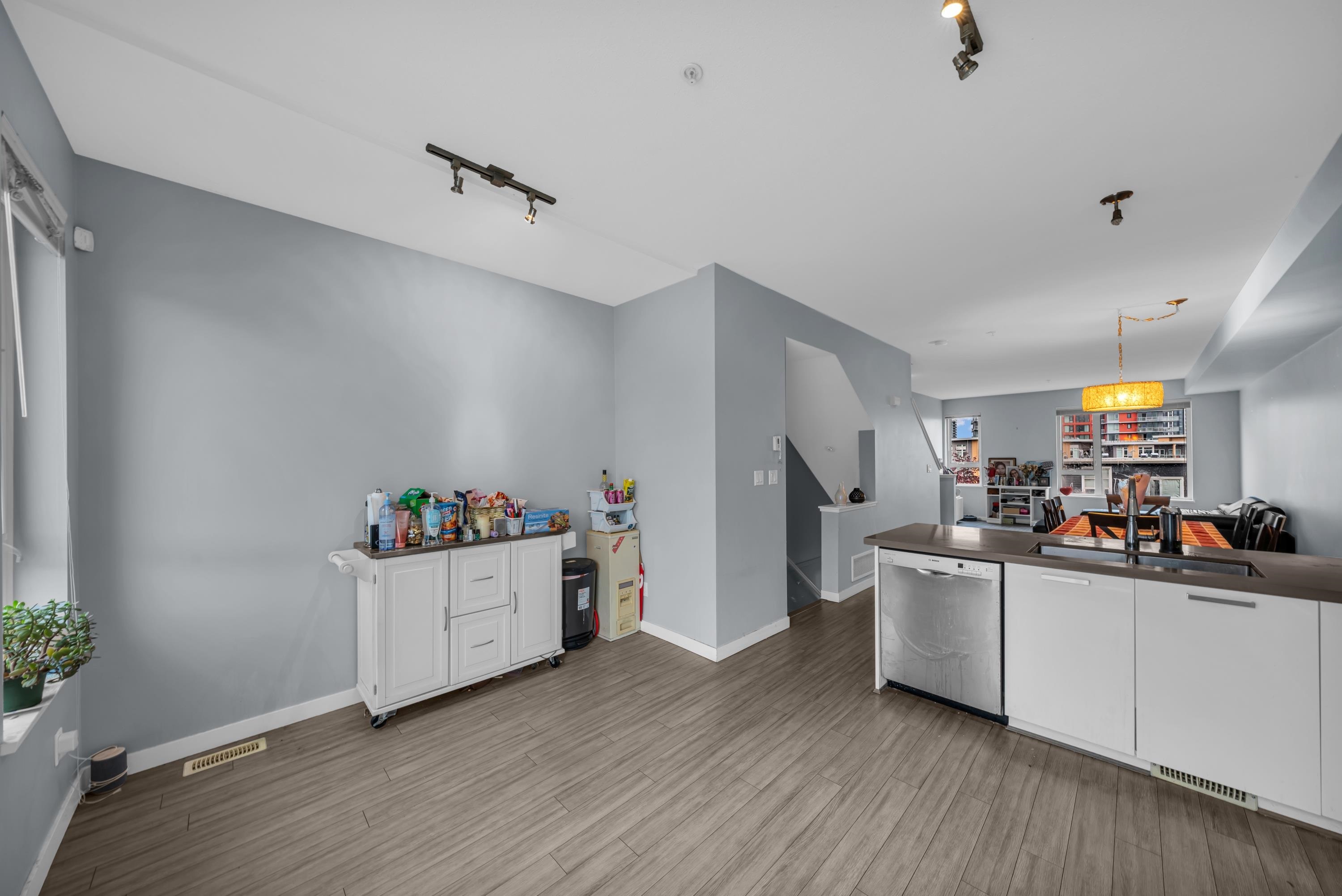 3172 PIERVIEW CRESCENT