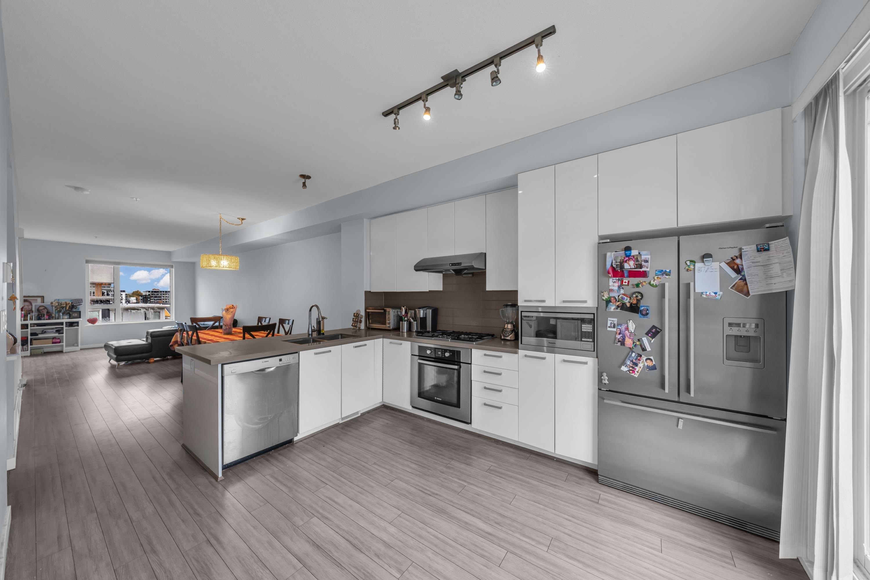 3172 PIERVIEW CRESCENT