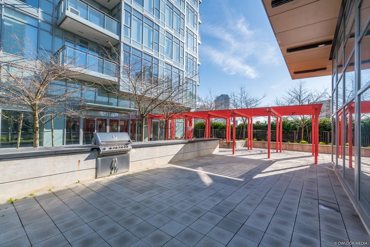 809 4688 KINGSWAY, #809
