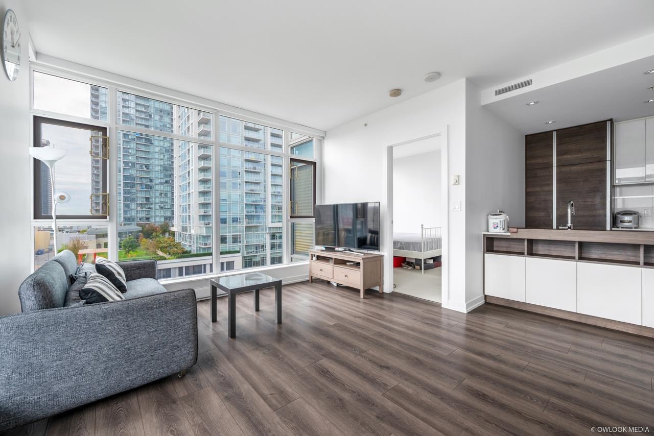 809 4688 KINGSWAY, #809