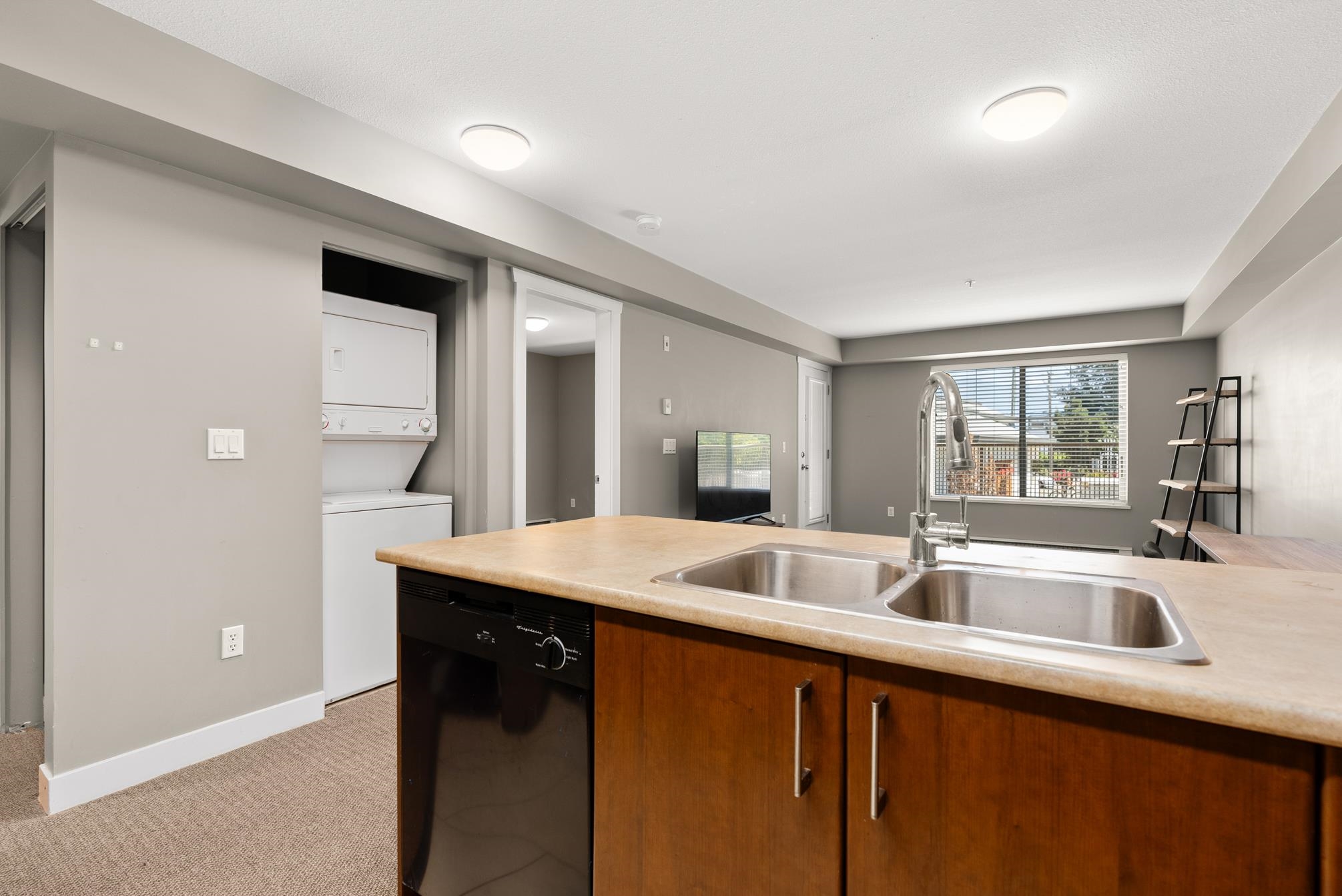 102 45567 YALE ROAD, #102