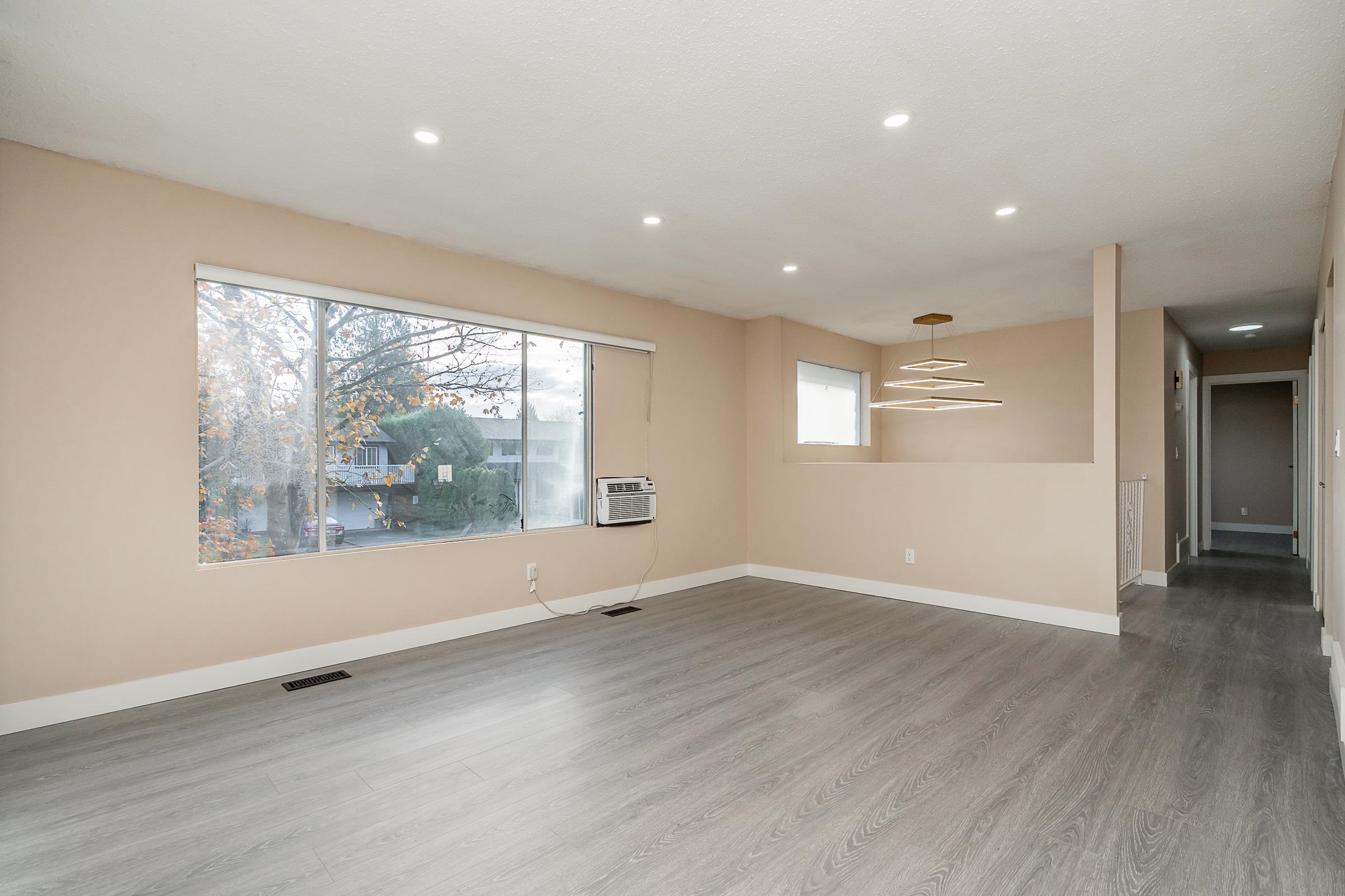 3857 LINDSAY STREET